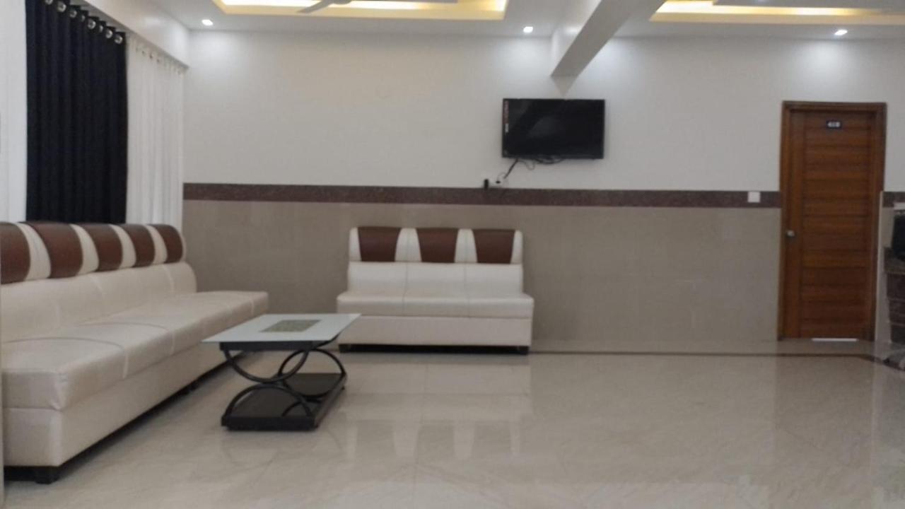 Dwarka Lodging & Boarding Mulki 외부 사진