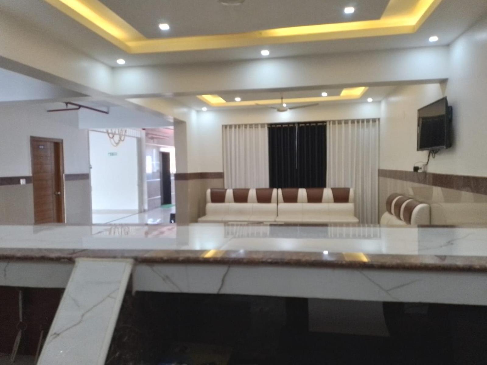 Dwarka Lodging & Boarding Mulki 외부 사진